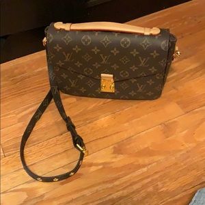 Louis Vuitton Pochette